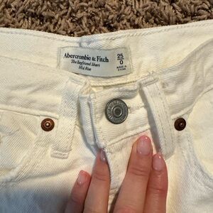 Abercrombie Boyfriend Short Mid Rise